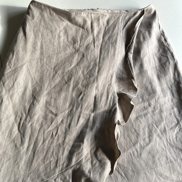 Babaton - Picture 3 of 4